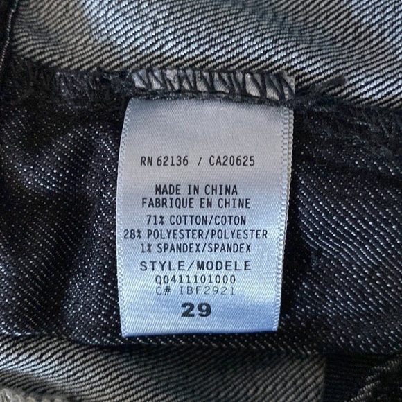 GUESS Low-Rise Bootcut Jeans NWOT - Picture 8 of 9